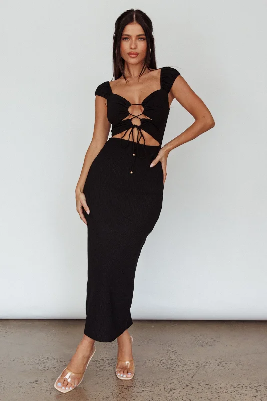 Midi dresses with keyhole backs for a flirty and unexpected detail Iconic Cut-Out Bodice Midi Dress Black
