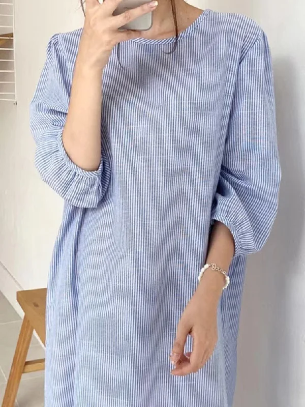 Midi dresses with embroidered accents for a unique and detailed design VibeMartini-Casual Strappy Pinstripe Slit Waist Dress Midi dresses with embroidered accents for a unique and detailed design VibeMartini-Casual Strappy Pinstripe Slit Waist Dress