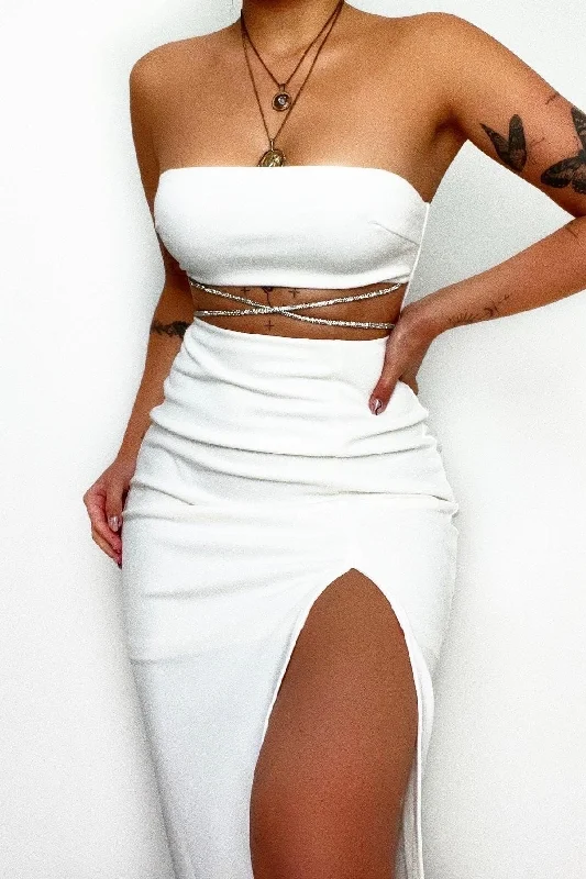 Midi dresses with pom - pom trims for a playful and festive look Reign Midi Dress - White Midi dresses with pom - pom trims for a playful and festive look Reign Midi Dress - White