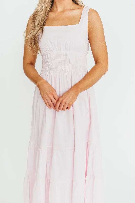 Midi dresses with printed lining for a hidden and stylish detail Victoria 100% Cotton Smocked Waist Midi Dress in Light Pink Midi dresses with printed lining for a hidden and stylish detail Victoria 100% Cotton Smocked Waist Midi Dress in Light Pink