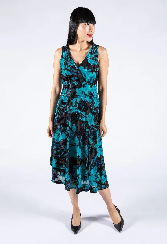 Midi dresses with button - front designs for a classic touch Velvet Detail Floral Dress Midi dresses with button - front designs for a classic touch Velvet Detail Floral Dress