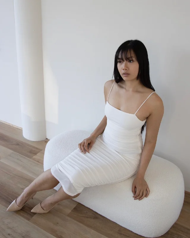 Midi dresses with fringe details for a fun and energetic style LIZZA MIDI DRESS -WHITE Midi dresses with fringe details for a fun and energetic style LIZZA MIDI DRESS -WHITE