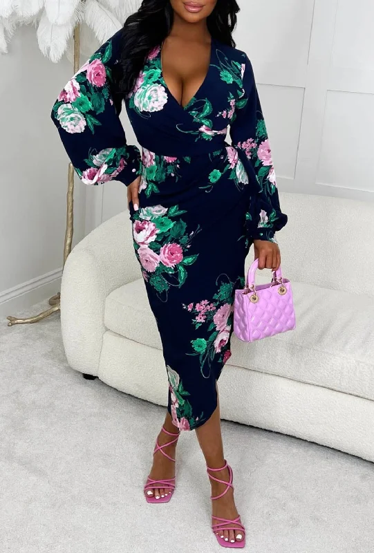 Mini dresses with geometric prints for a modern aesthetic Floral Fair Navy Floral Print Long Sleeve Mini Dress Mini dresses with geometric prints for a modern aesthetic Floral Fair Navy Floral Print Long Sleeve Mini Dress