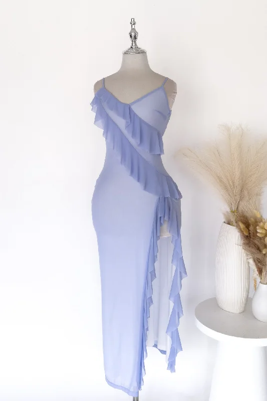 Midi dresses with ruffled sleeves for a more feminine and voluminous look Blue Maxi Dress - SAMPLE SALE Midi dresses with ruffled sleeves for a more feminine and voluminous look Blue Maxi Dress - SAMPLE SALE