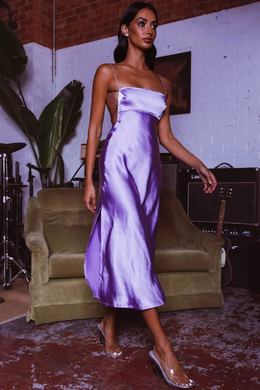 Midi dresses with ruched sleeves for a more fitted and stylish arm look Dolce Life Low Back Midi Dress Lilac Midi dresses with ruched sleeves for a more fitted and stylish arm look Dolce Life Low Back Midi Dress Lilac