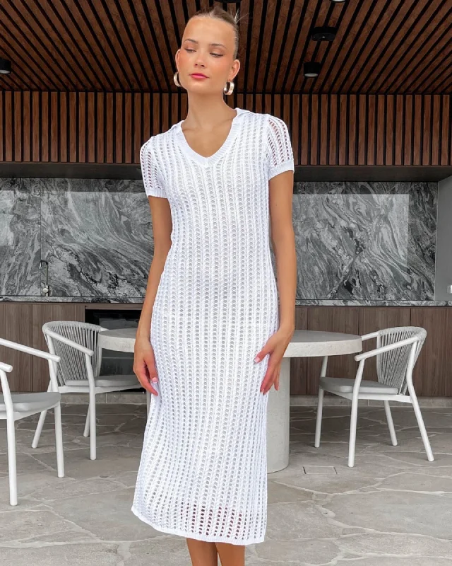Velvet midi dresses in jewel tones for a glamorous winter event ELLIA MIDI DRESS -WHITE Velvet midi dresses in jewel tones for a glamorous winter event ELLIA MIDI DRESS -WHITE