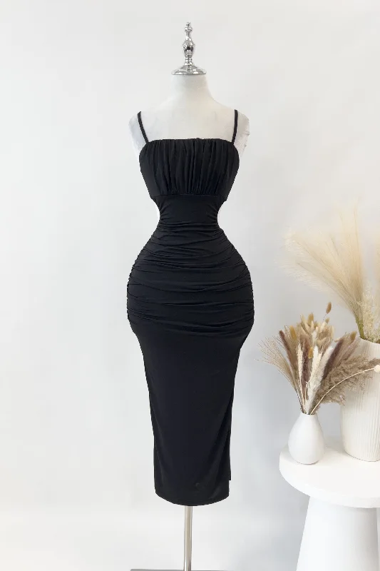 Midi dresses with printed lining for a hidden and stylish detail Kordyn Midi Dress - Black Midi dresses with printed lining for a hidden and stylish detail Kordyn Midi Dress - Black