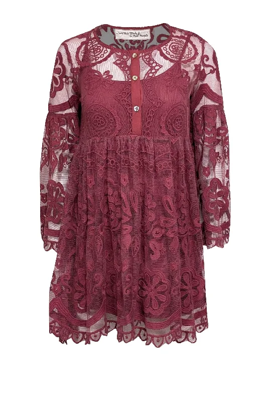 Maxi Women Dress with Floral Print for a Bohemian Vibe Maxi Women Dress with Floral Print for a Bohemian Vibe Free People - Dark Rose Pink Lace Dress Sz XS Maxi Women Dress with Floral Print for a Bohemian Vibe Maxi Women Dress with Floral Print for a Bohemian Vibe Free People - Dark Rose Pink Lace Dress Sz XS