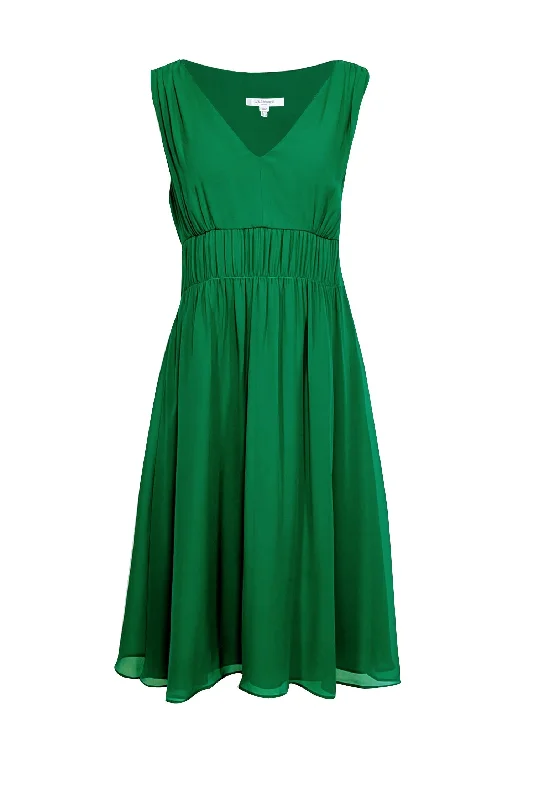 Strapless Women Dress with a Built - in Bra for Comfort and Support Strapless Women Dress with a Built - in Bra for Comfort and Support L.K. Bennett - Green Sleeveless Ruched Waist Midi Dress Sz 12 Strapless Women Dress with a Built - in Bra for Comfort and Support Strapless Women Dress with a Built - in Bra for Comfort and Support L.K. Bennett - Green Sleeveless Ruched Waist Midi Dress Sz 12