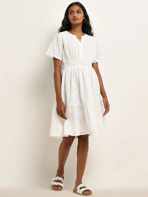 Shift Women Dress with a Simple and Classic Design for Everyday Wear Shift Women Dress with a Simple and Classic Design for Everyday Wear LOV White Embroidered Tiered Cotton Dress Shift Women Dress with a Simple and Classic Design for Everyday Wear Shift Women Dress with a Simple and Classic Design for Everyday Wear LOV White Embroidered Tiered Cotton Dress