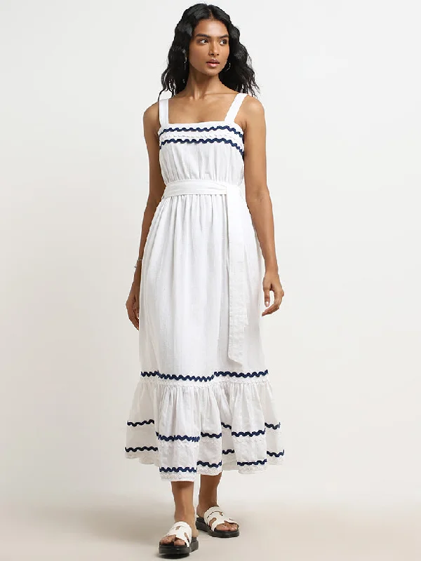 Pleated Women Dress with a Timeless and Elegant Texture Pleated Women Dress with a Timeless and Elegant Texture LOV White Embroidered Tiered Cotton Dress with Belt Pleated Women Dress with a Timeless and Elegant Texture Pleated Women Dress with a Timeless and Elegant Texture LOV White Embroidered Tiered Cotton Dress with Belt
