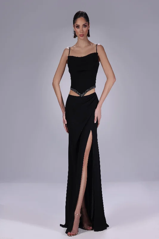 Long - Sleeve Women Dress in Velvet for a Luxurious Winter Look Long - Sleeve Women Dress in Velvet for a Luxurious Winter Look Sara Badr 1002 Long - Sleeve Women Dress in Velvet for a Luxurious Winter Look Long - Sleeve Women Dress in Velvet for a Luxurious Winter Look Sara Badr 1002