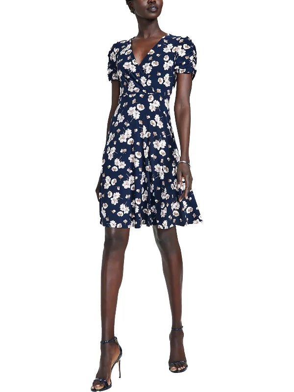 Long - Sleeve Women Dress in Velvet for a Luxurious Winter Look Long - Sleeve Women Dress in Velvet for a Luxurious Winter Look Womens Floral Print Mini Sheath Dress Long - Sleeve Women Dress in Velvet for a Luxurious Winter Look Long - Sleeve Women Dress in Velvet for a Luxurious Winter Look Womens Floral Print Mini Sheath Dress