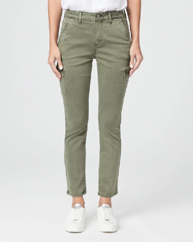 Women's low - rise denim pants Distressed women jeans for a trendy and edgy look Jolie Women's low - rise denim pants Distressed women jeans for a trendy and edgy look Jolie