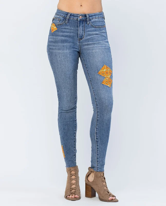 Women's pants for swimming (board shorts style) High - rise flare women jeans for a 70s - inspired look Judy Blue Mid Rise 70's Patch Skinny Jeans Women's pants for swimming (board shorts style) High - rise flare women jeans for a 70s - inspired look Judy Blue Mid Rise 70's Patch Skinny Jeans