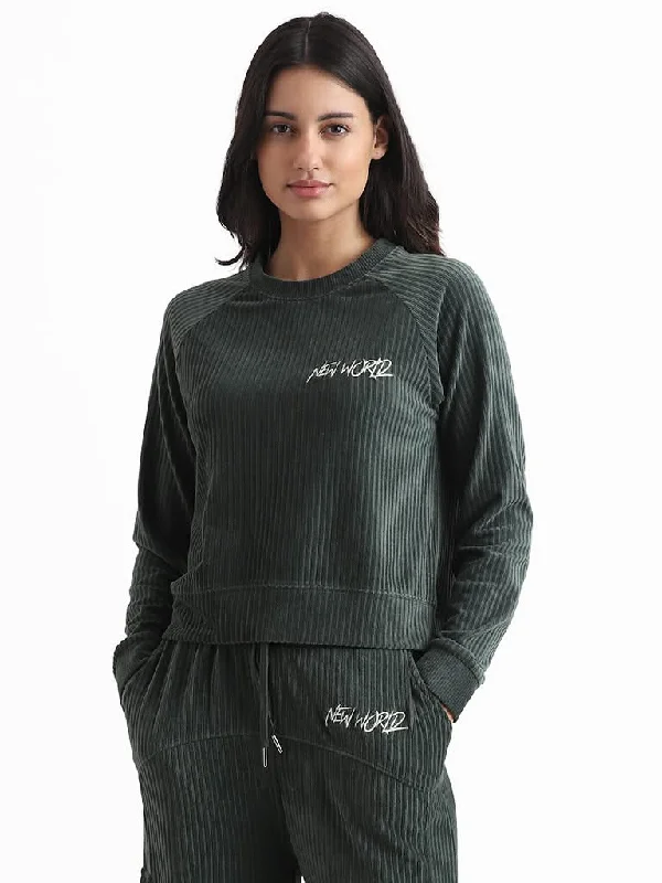 Women's sequined party pants Mom jeans for a nostalgic and casual look Studiofit Forest Green Regular Fit T-Shirt Women's sequined party pants Mom jeans for a nostalgic and casual look Studiofit Forest Green Regular Fit T-Shirt