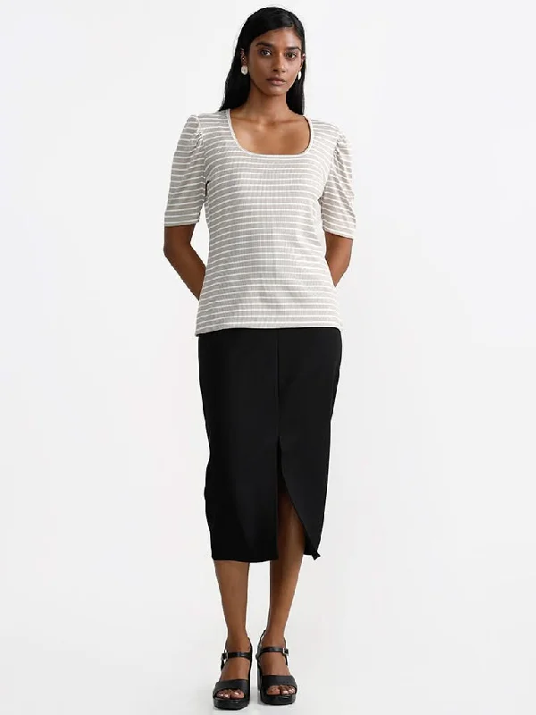 Women's embroidered ethnic pants Ripped women jeans for a rebellious and fashion - forward style Wardrobe Solid Black Pencil Skirt with Slit