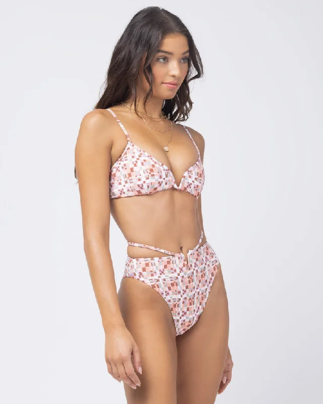 Women's Halter Neck Swim Tops with Tie - Back in Neon Colors for a Bold Summer Vibe LSPACE HELENA TOP BLOCK PARTY Women's Halter Neck Swim Tops with Tie - Back in Neon Colors for a Bold Summer Vibe LSPACE HELENA TOP BLOCK PARTY