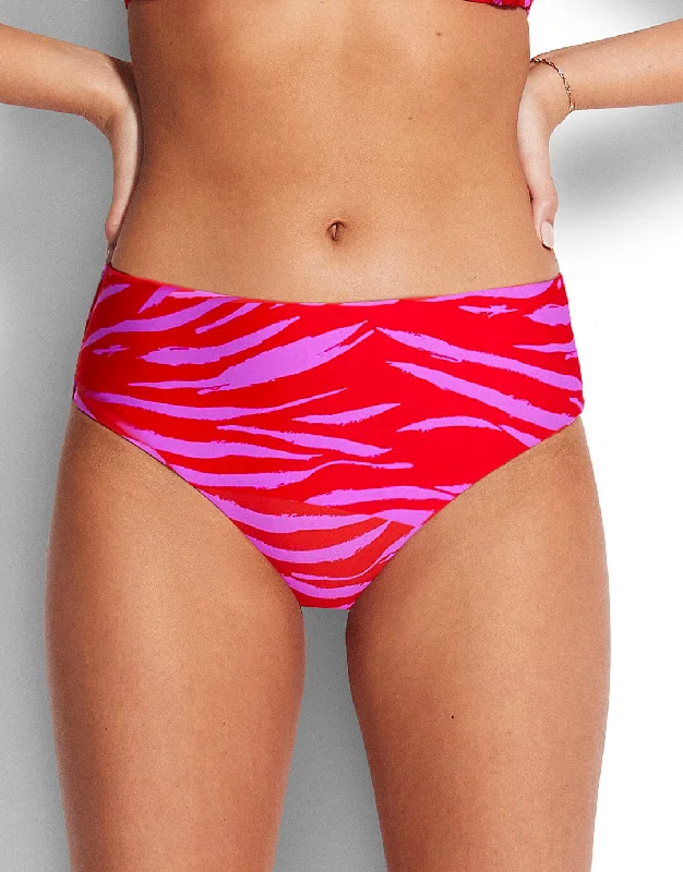 String bikini for a minimalistic and sexy beach style Skin Deep Wide Side Retro Bikini Pant - Mandarin Red String bikini for a minimalistic and sexy beach style Skin Deep Wide Side Retro Bikini Pant - Mandarin Red