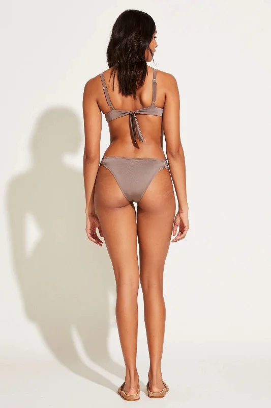 High - waisted women swimwear for a retro and flattering look Vitamin A Gemma Ruched Bottom High - waisted women swimwear for a retro and flattering look Vitamin A Gemma Ruched Bottom